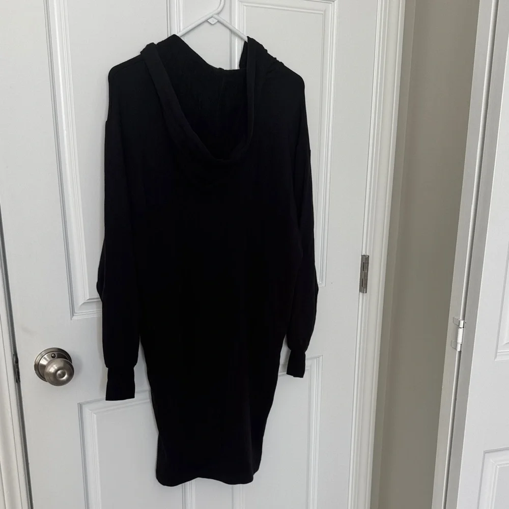 Lou & Grey Black SignatureSoft Hoodie Dress